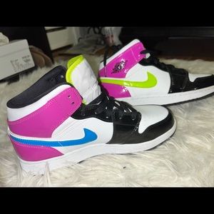 COPY - Womens high top Nike sneakers Jordan 1 mid white black cyber pink